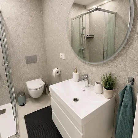 Lan Urban With Prime Location And Parking * Любляна